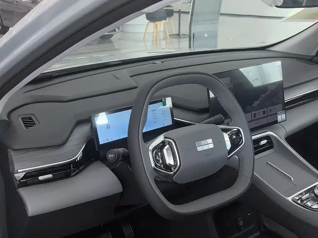 Geely Galaxy L6 2025 — фото 13