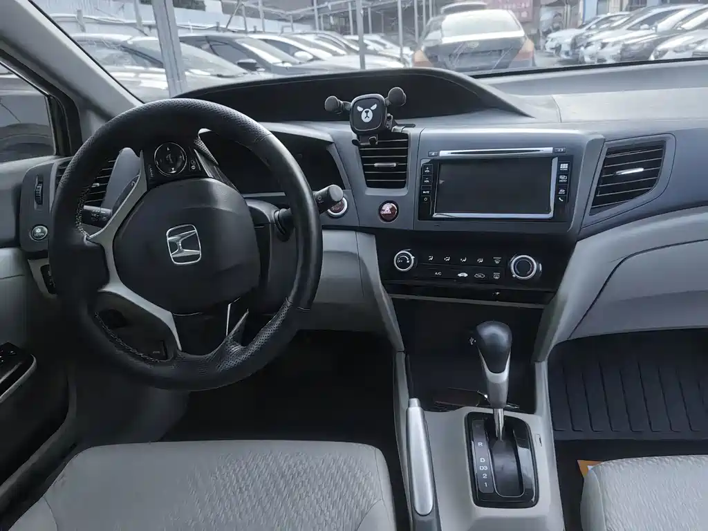 Honda Civic 2015 — фото 13