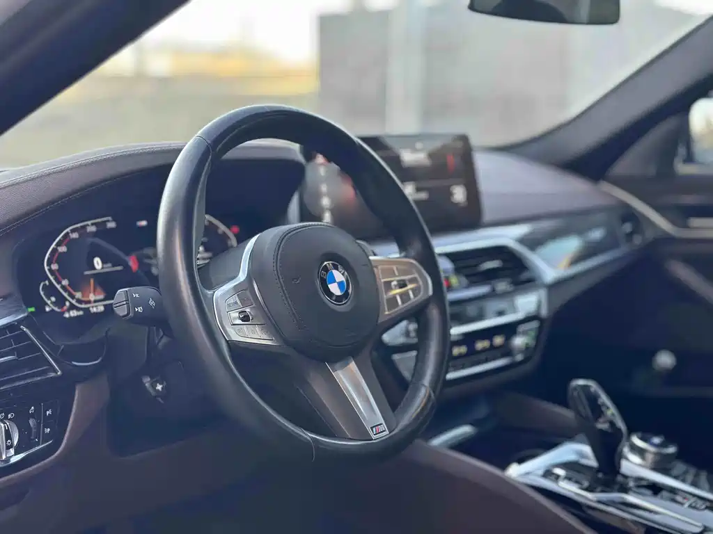 BMW 5 Series 2023