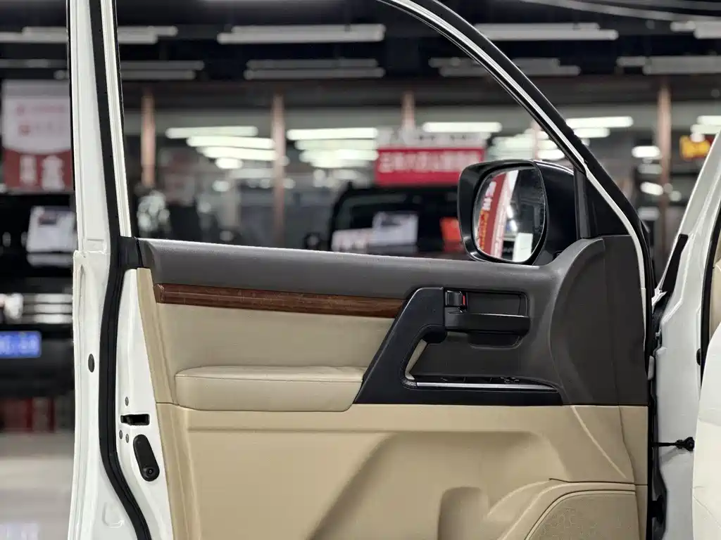 Toyota Land Cruiser 2016 — фото 25