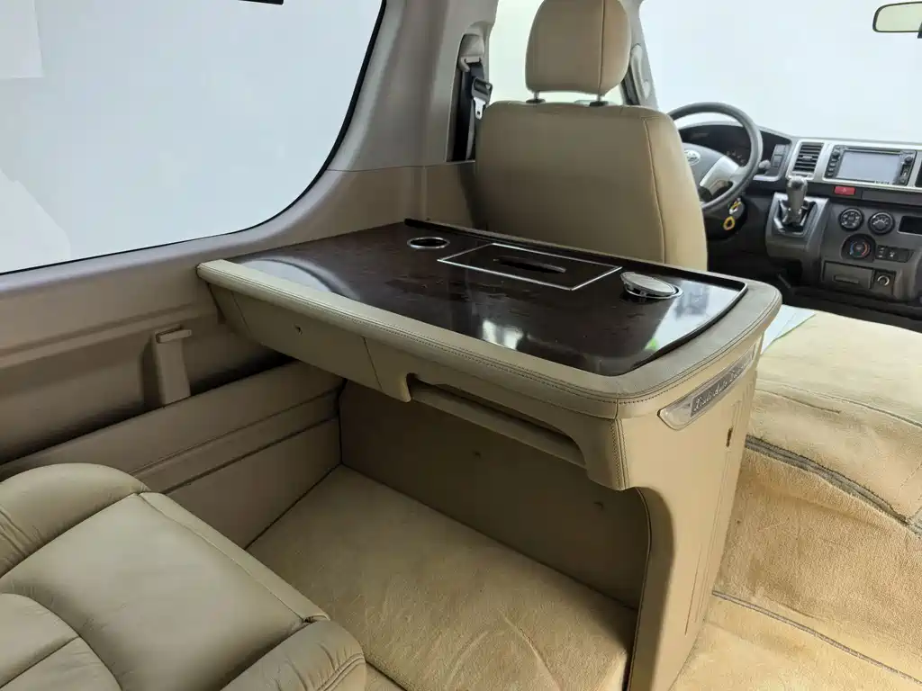 Toyota HIACE 2014 — фото 14