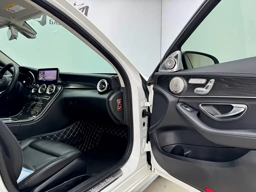 Mercedes-Benz C-Class 2019 — фото 13
