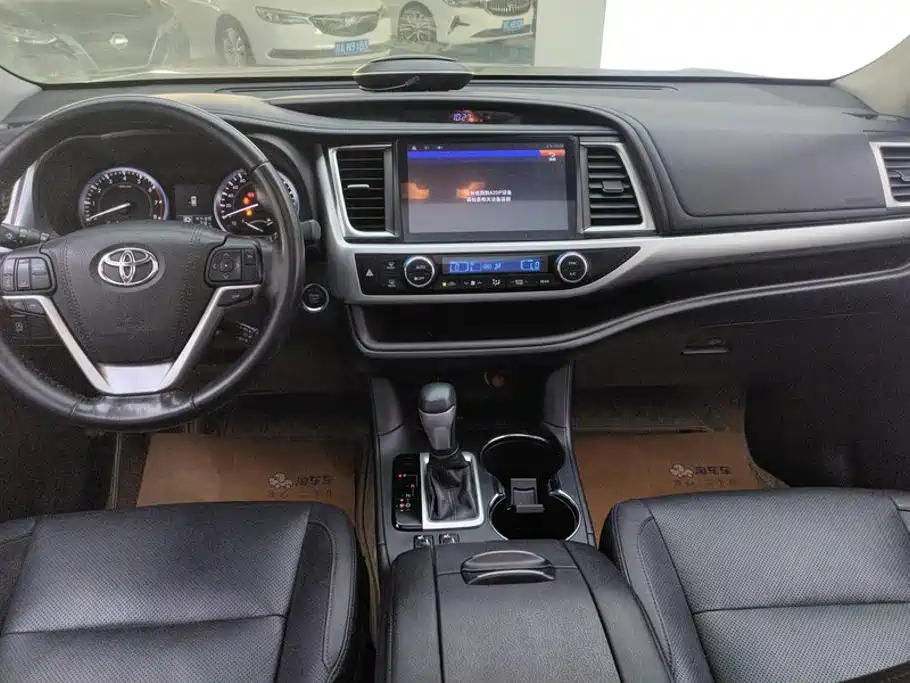Toyota Highlander 2017 — фото 13