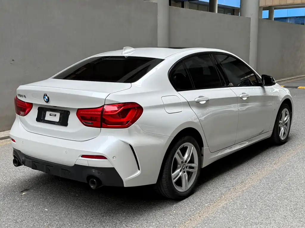 BMW 1 Series 2022 — фото 4