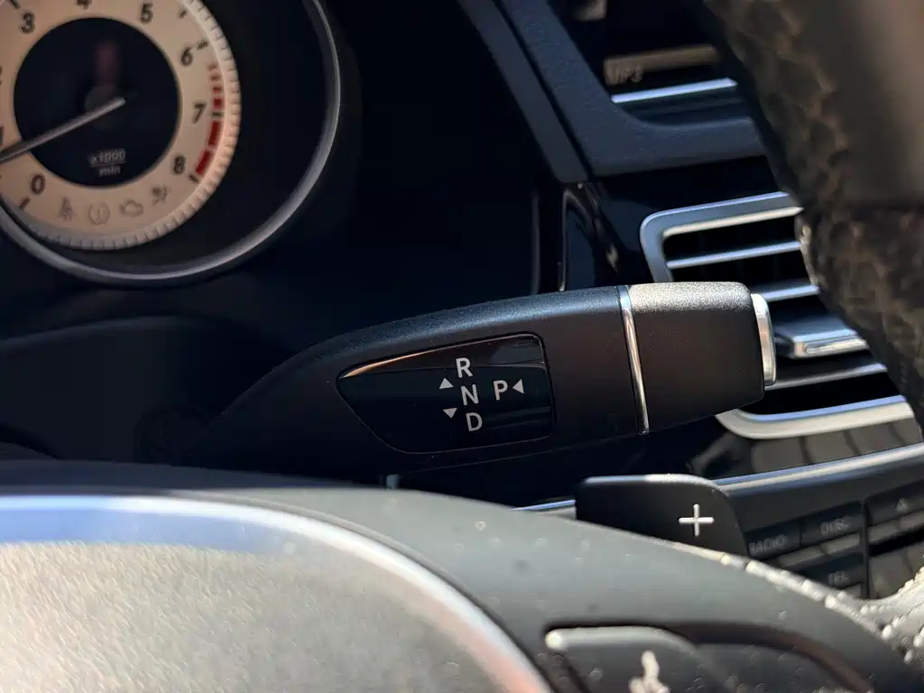 Mercedes-Benz E-Class 2015 — фото 29
