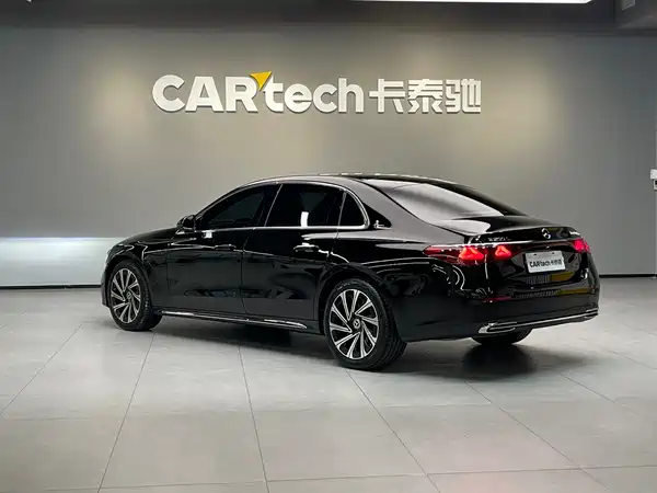 Mercedes-Benz E-Class 2024