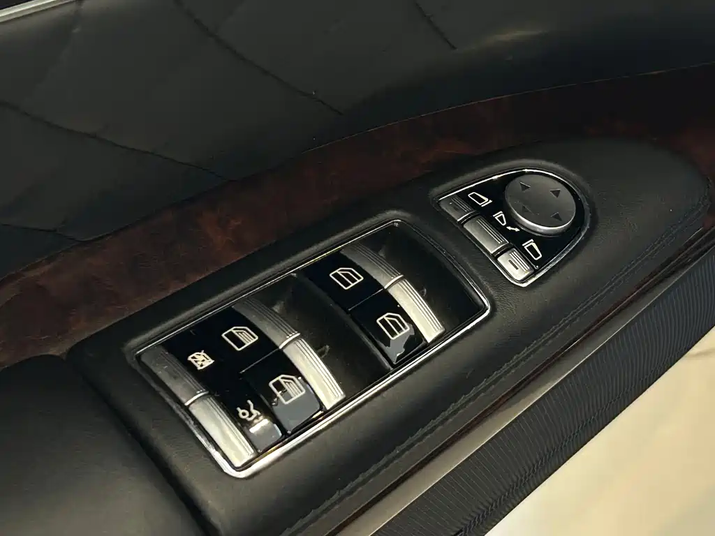 Mercedes-Benz S-Class AMG 2010 — фото 8