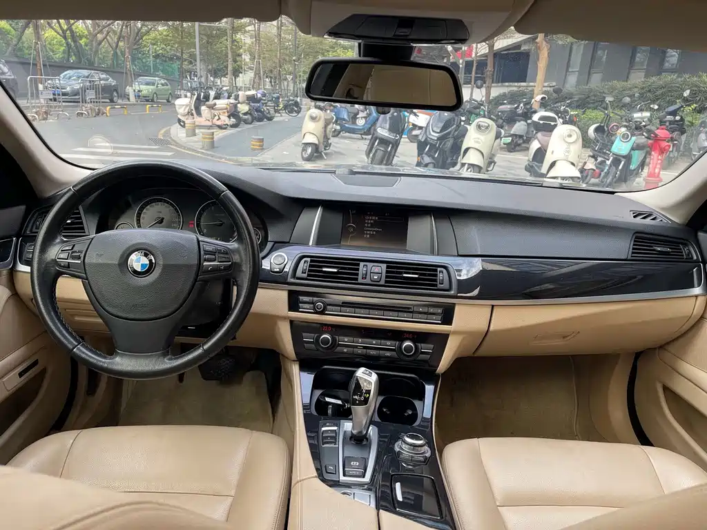 BMW 5 Series 2014 — фото 13