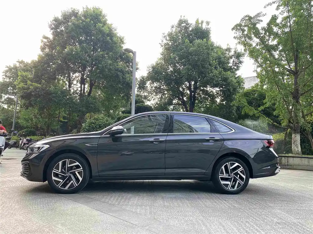 Volkswagen Sagitar 2024