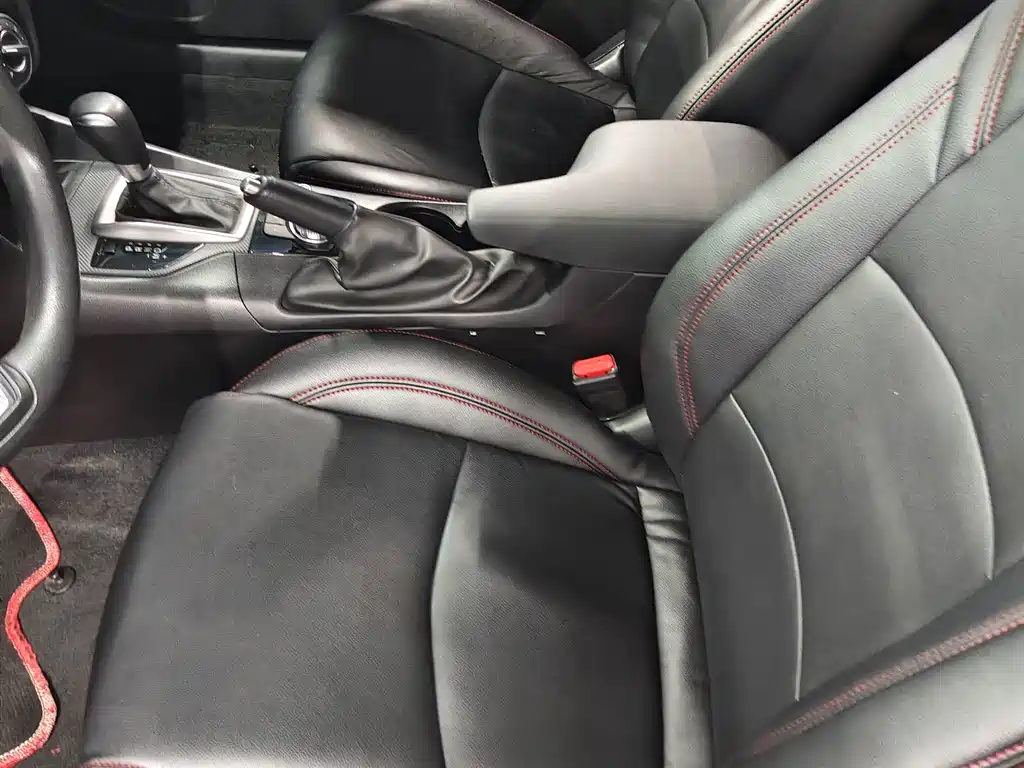 Mazda 3 Axela 2019 — фото 15