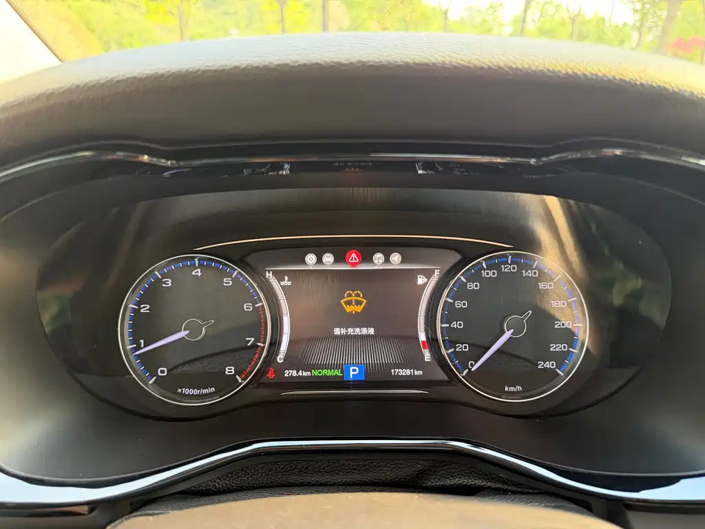 GAC Trumpchi M8 2018 — фото 15