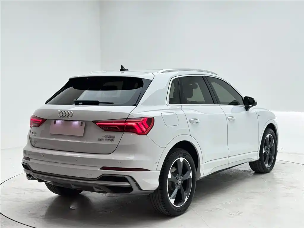 Audi Q3 2022 — фото 6