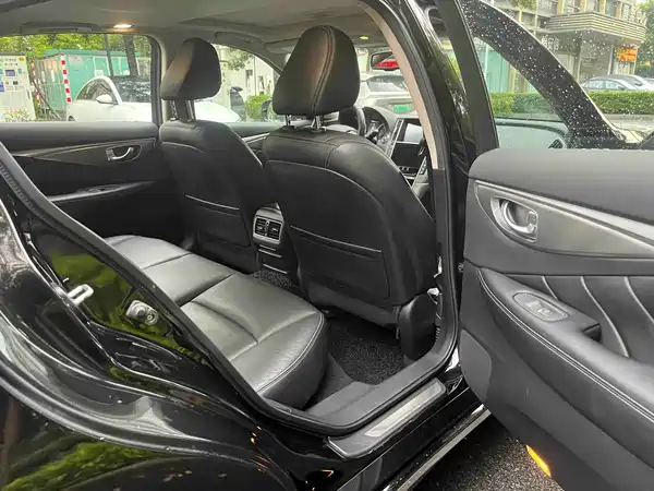 Infiniti Q50L 2017