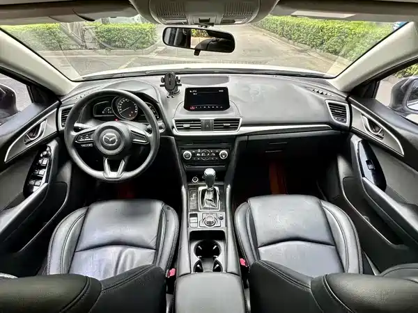 Mazda 3 Axela 2019