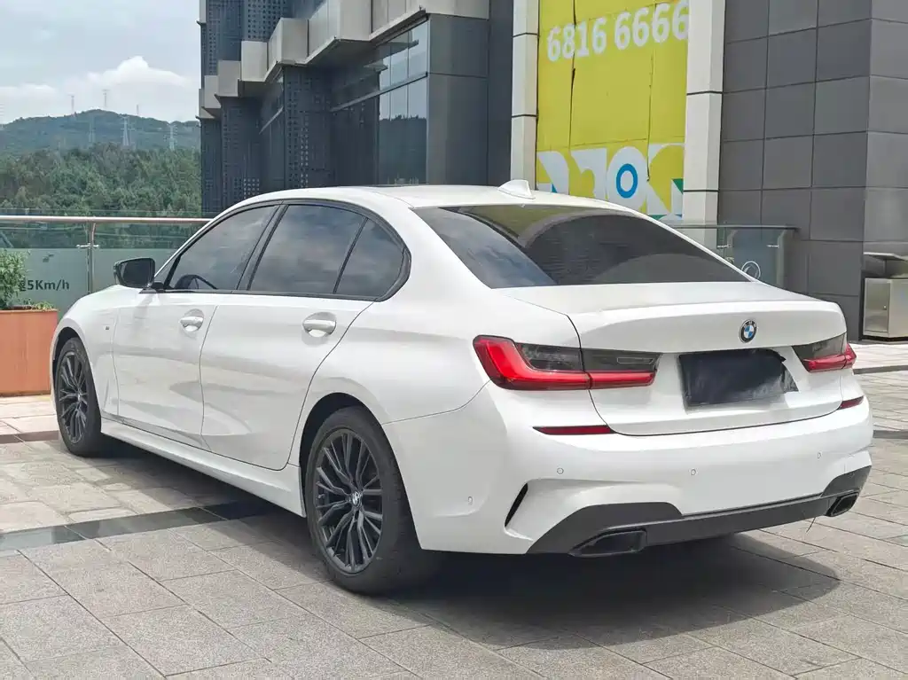BMW 3 Series 2021