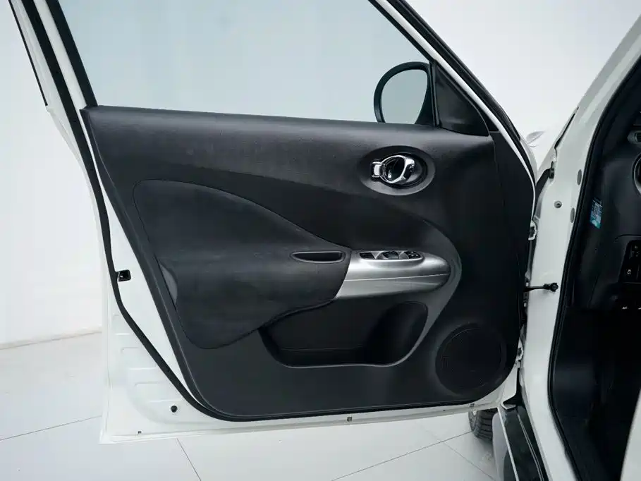 Infiniti ESQ 2019 — фото 14