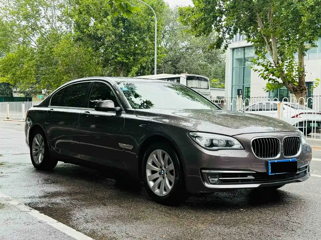 BMW 7 Series 2013 — фото 3