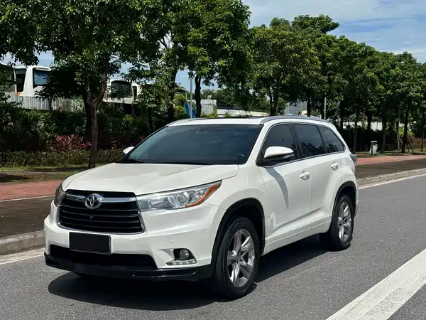 Toyota Highlander 2016