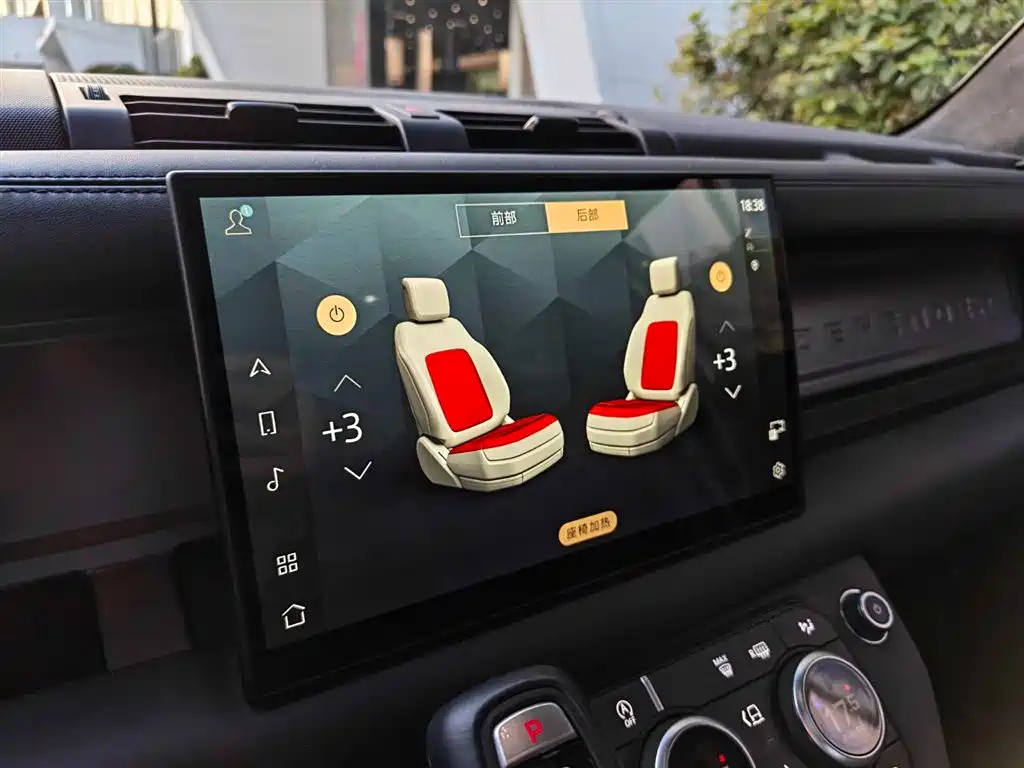 Land Rover Defender 2024 — фото 11