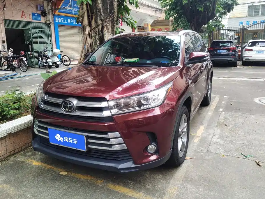 Toyota Highlander 2018 — фото 1