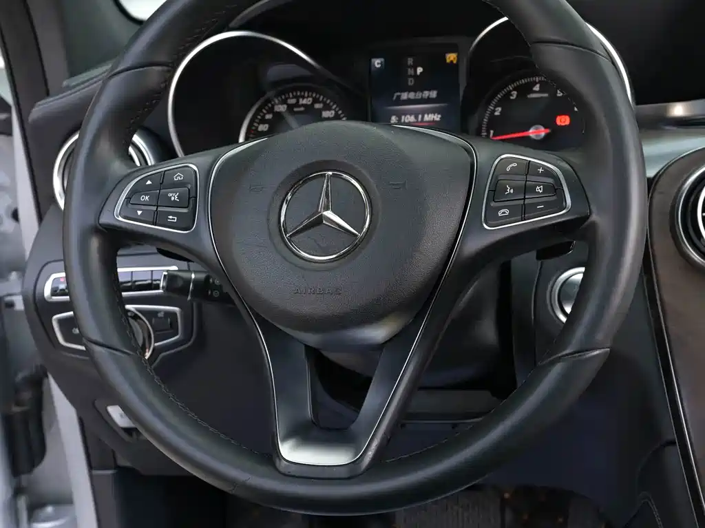 Mercedes-Benz GLC 2016 — фото 10