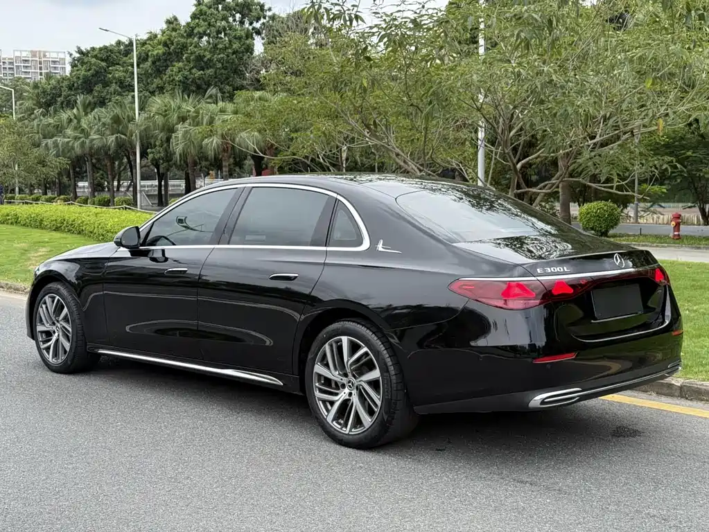 Mercedes-Benz E-Class 2025
