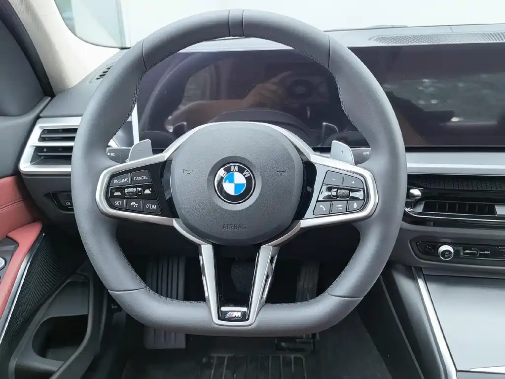 BMW 3 Series 2025 — фото 10