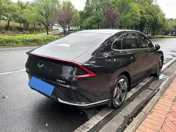 Wuling Starlight 2023