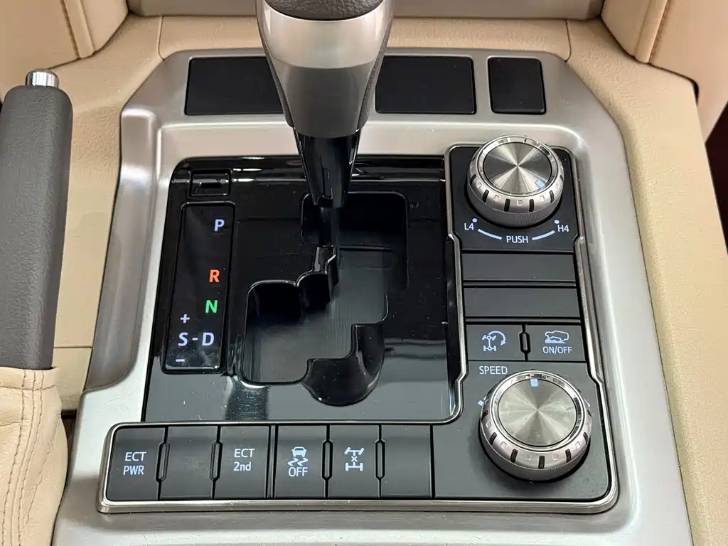 Toyota Land Cruiser 2019 — фото 11