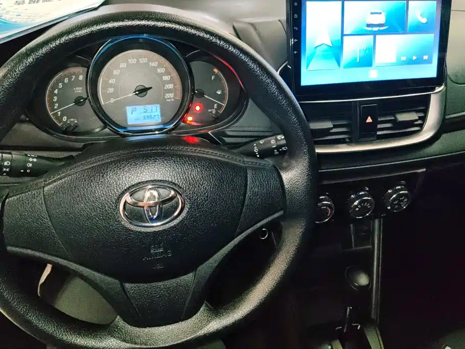 Toyota Yaris L 2020 — фото 12