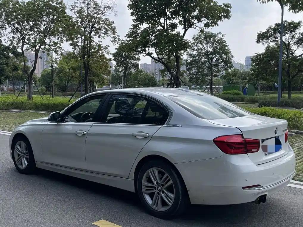BMW 3 Series 2017 — фото 9