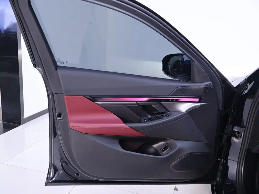 BMW i5 2025 — фото 18