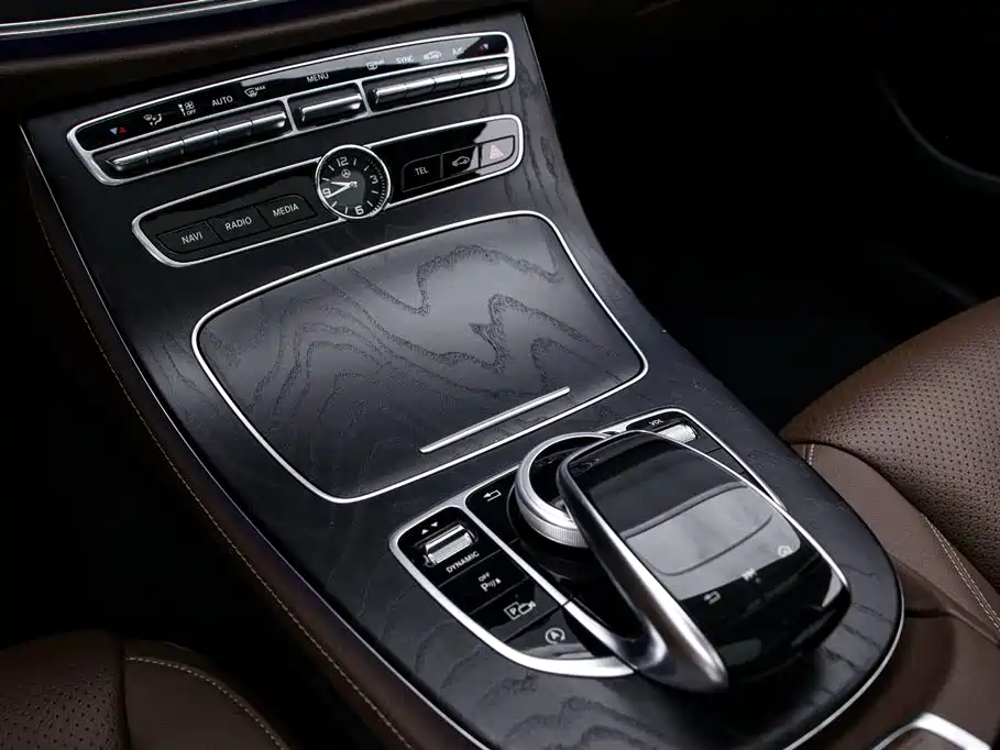 Mercedes-Benz E-Class 2018 — фото 9