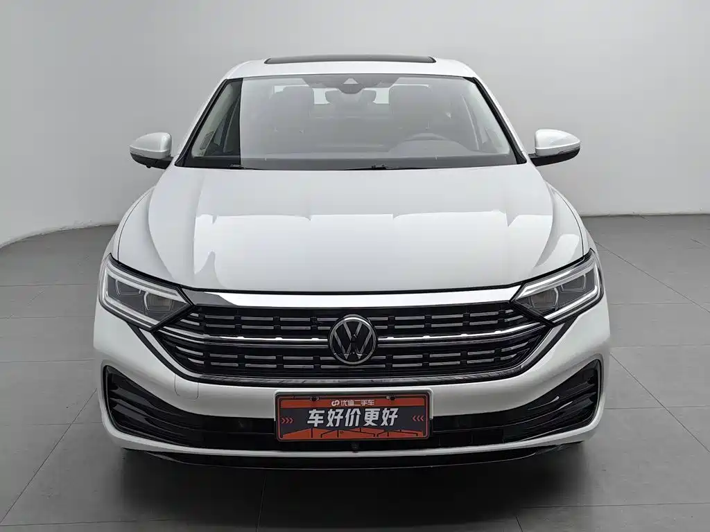 Volkswagen Sagitar 2022