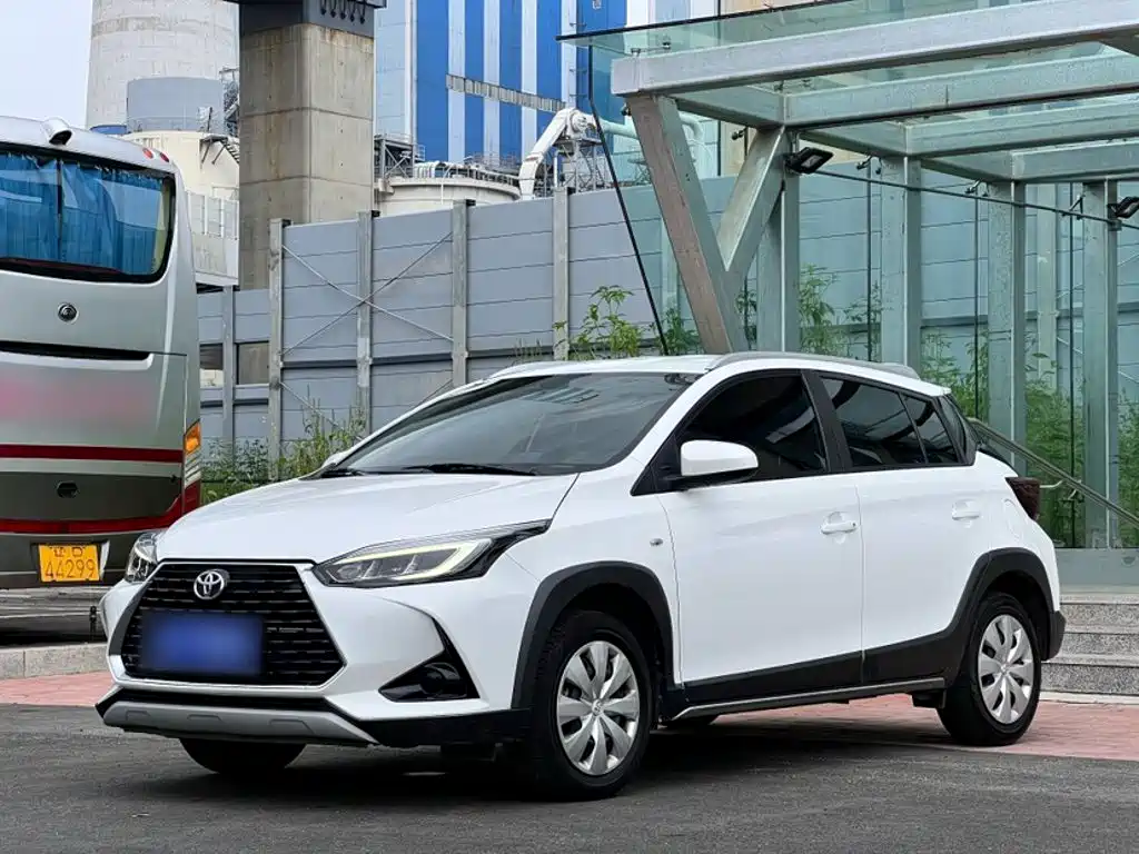 Toyota Yaris L 2021