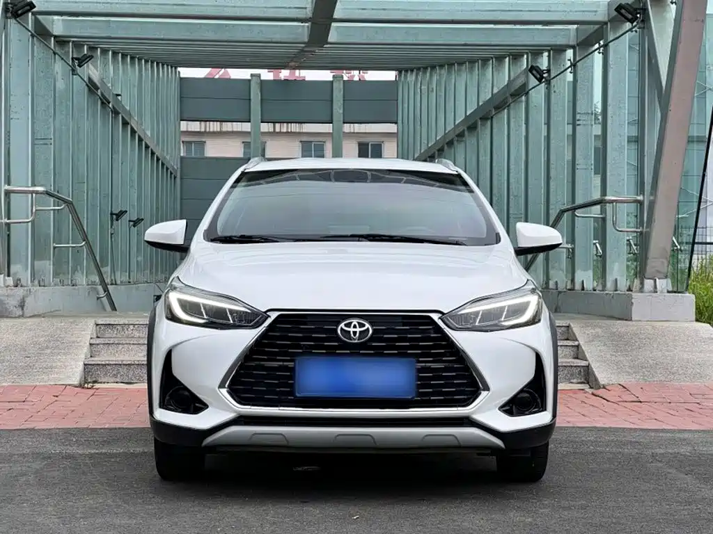 Toyota Yaris L 2021
