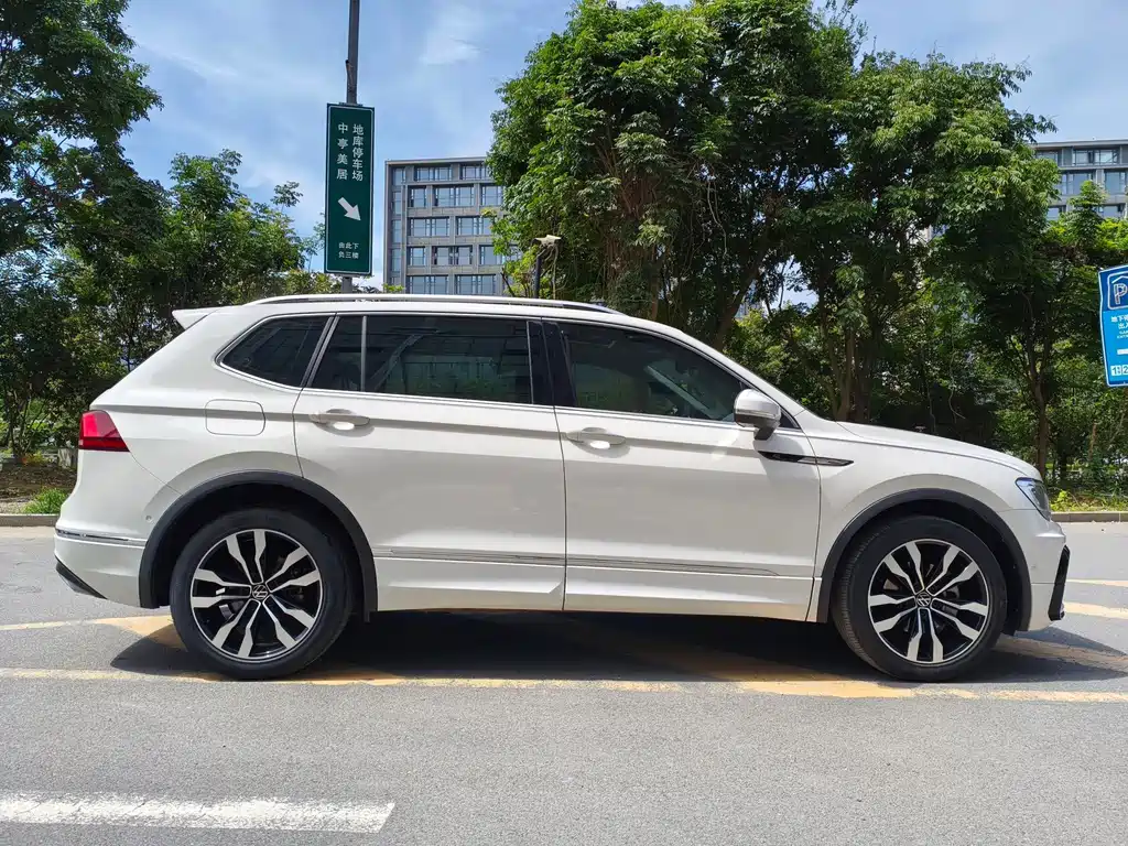 Volkswagen Tiguan L 2021