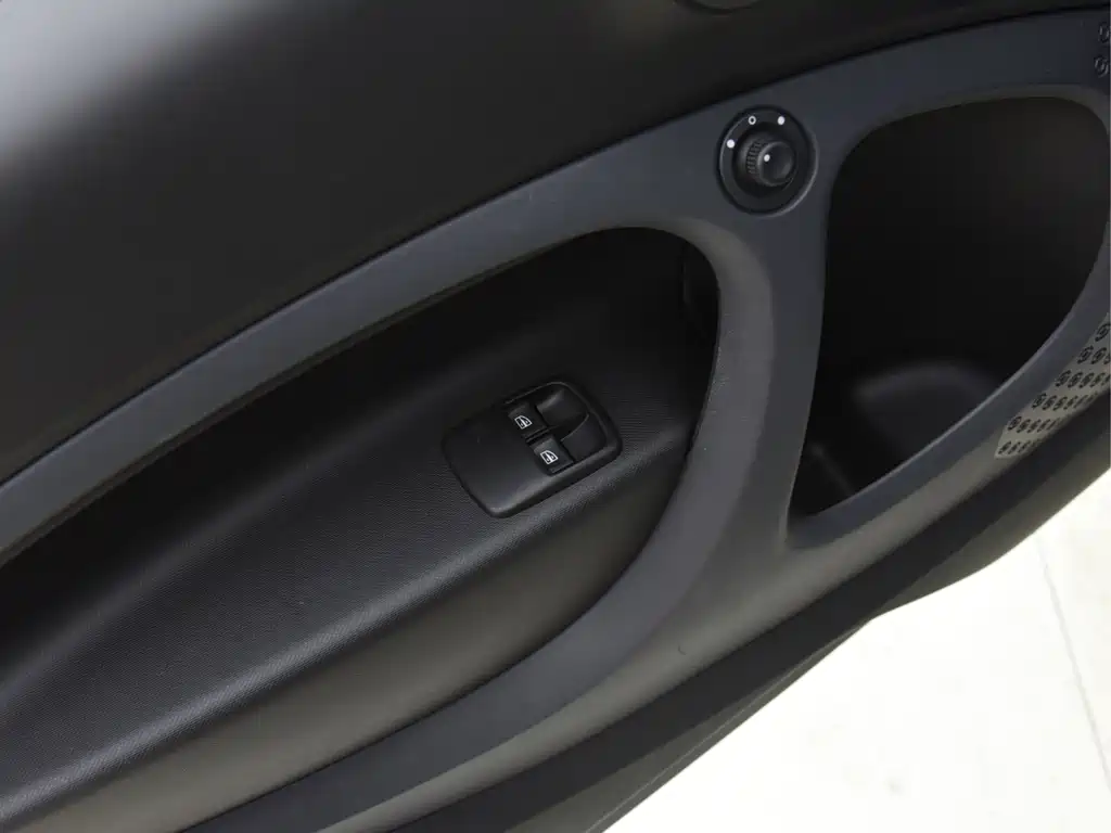 smart Fortwo 2019 — фото 10