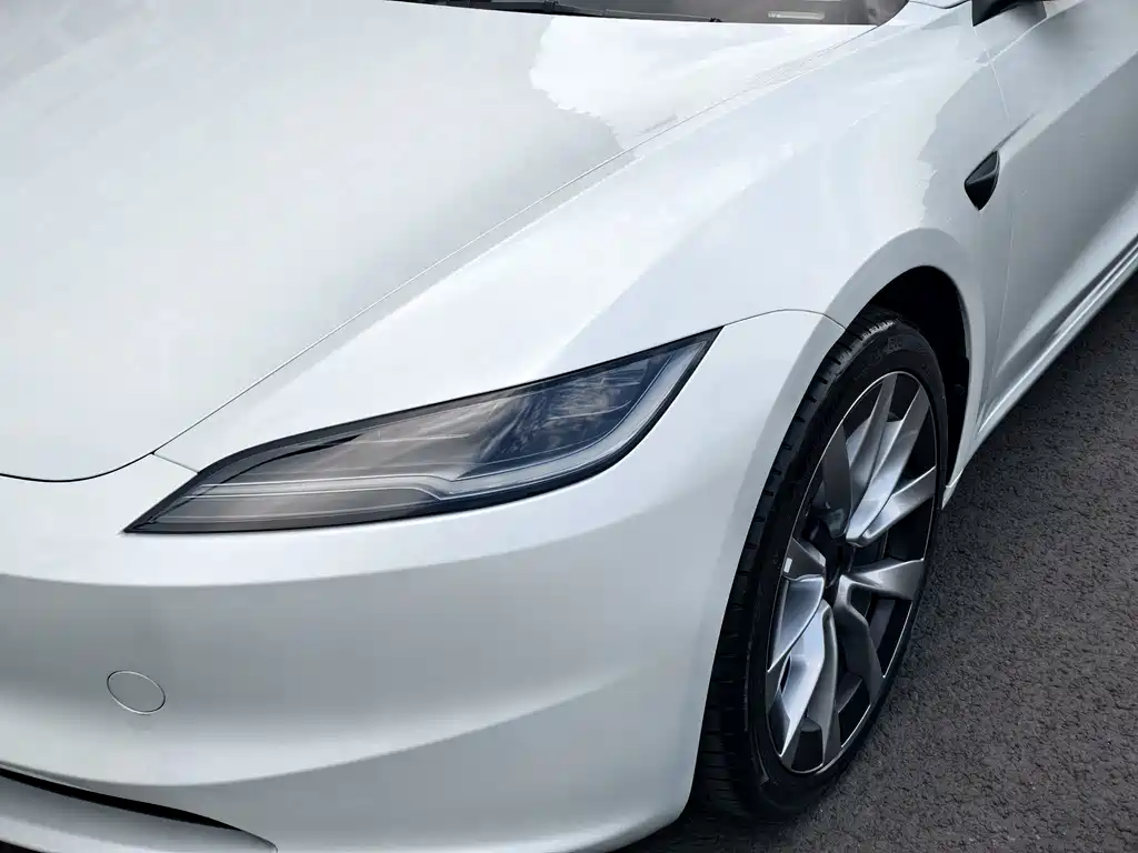 Tesla Model 3 2024 — фото 15