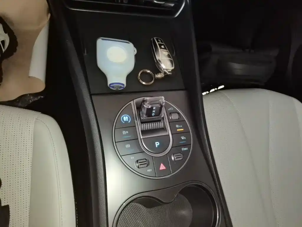 BYD Seal 05 DM-i 2025 — фото 14