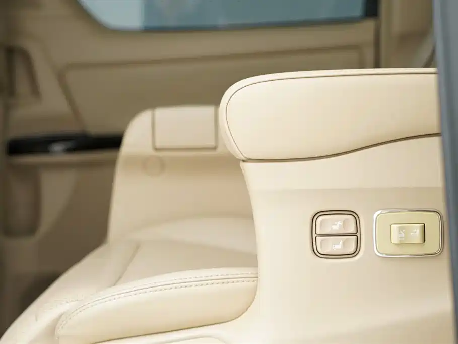 Toyota Alphard 2012 — фото 19