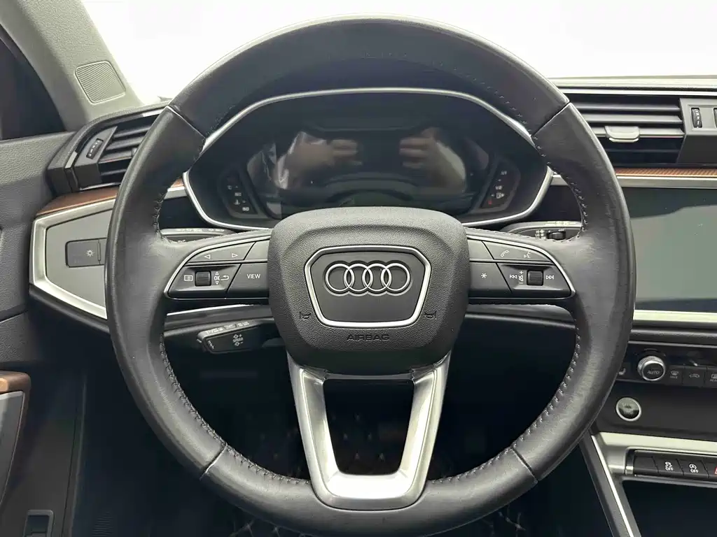 Audi Q3 2021 — фото 17