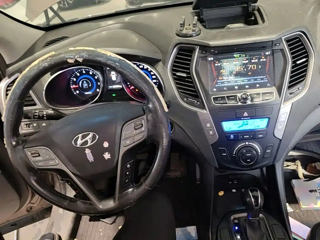 Hyundai Santa Fe 2015 — фото 10