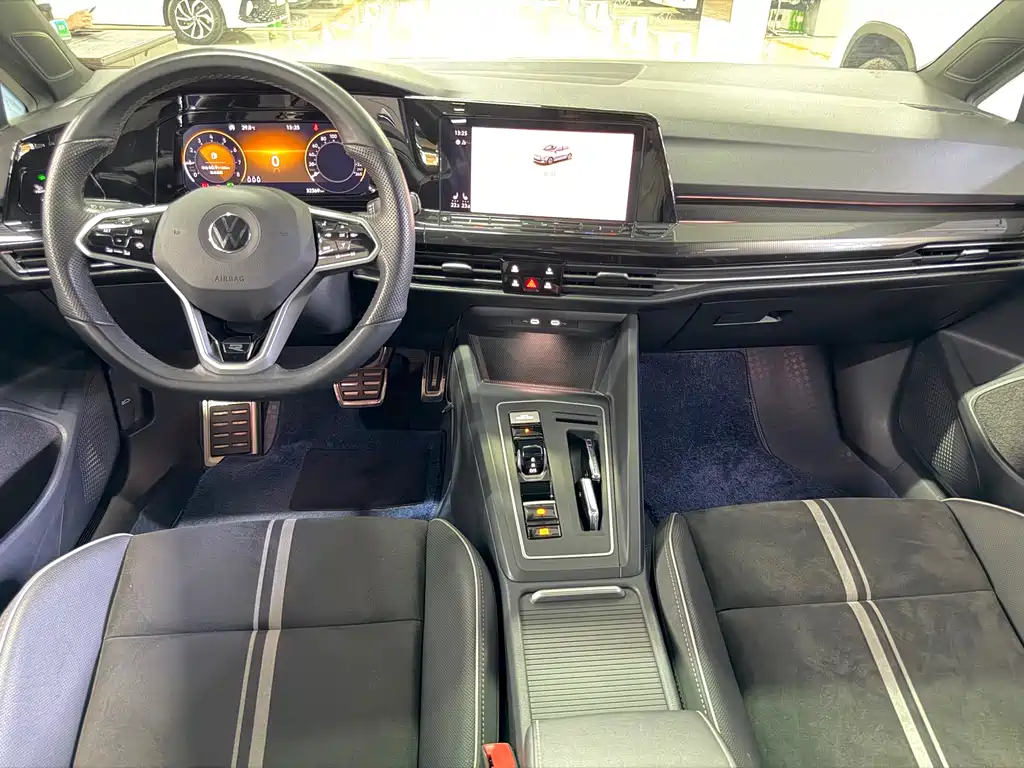 Volkswagen Golf 2023
