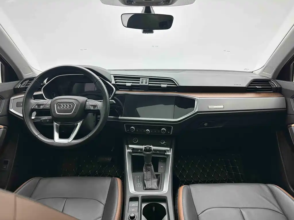 Audi Q3 2021 — фото 15