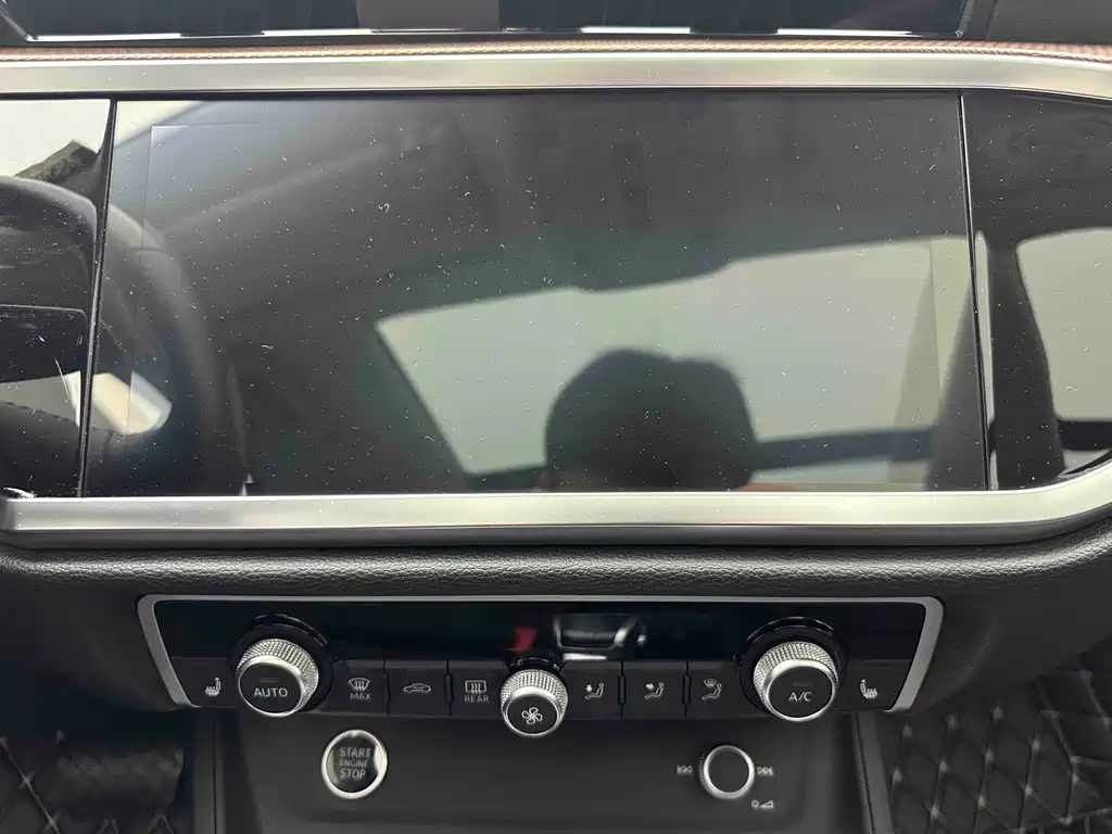 Audi Q3 2021 — фото 16