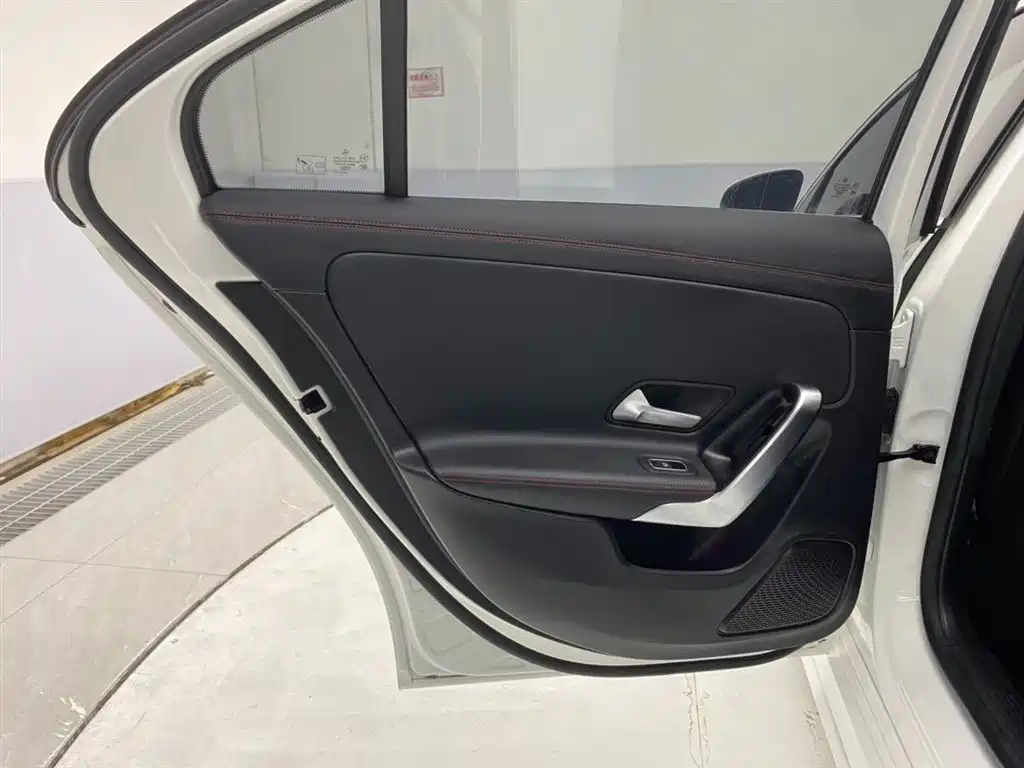 Mercedes-Benz A-Class 2025 — фото 16
