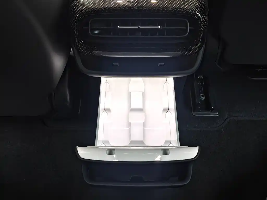 Xiaomi SU7 Ultra 2025 — фото 11