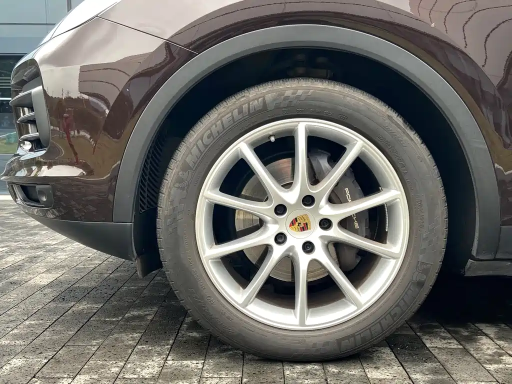 Porsche Cayenne 2022 — фото 15