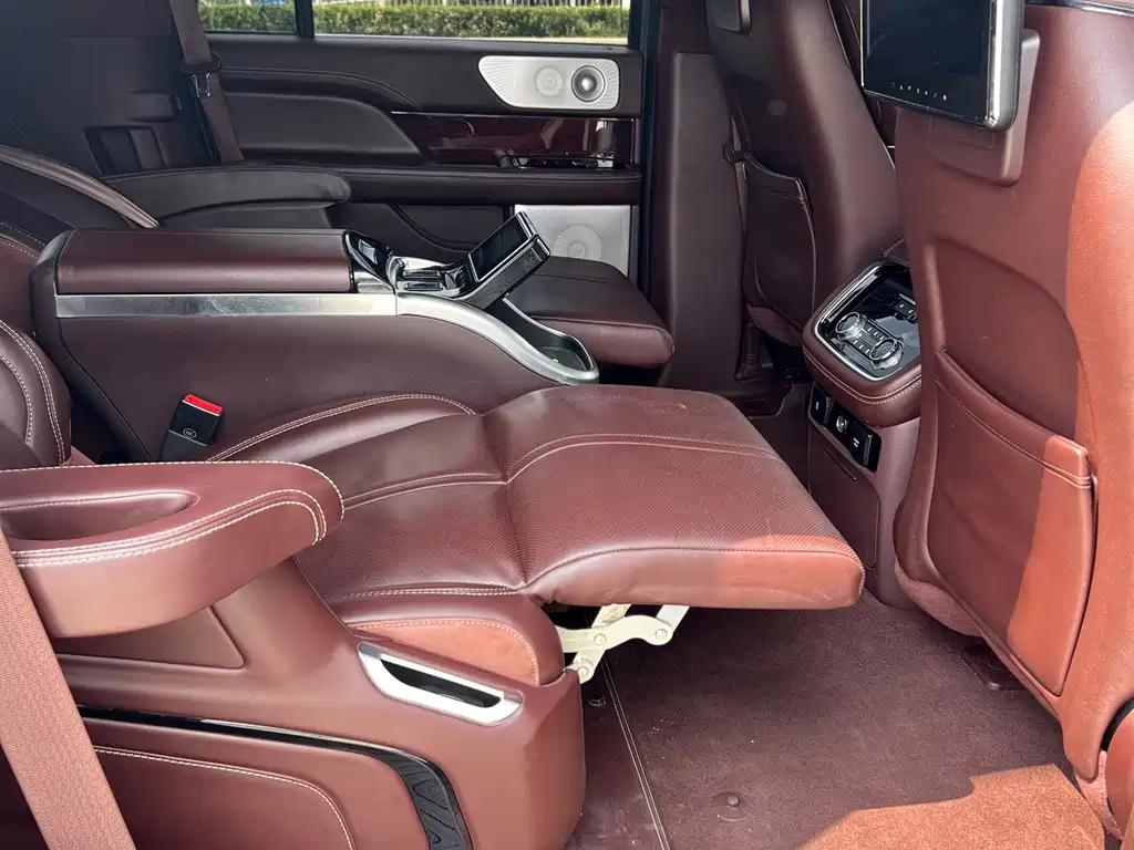 Lincoln Navigator 2020 — фото 10